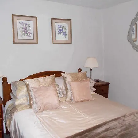 Crosslands Farm בית הארחה 4*