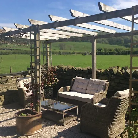 Konukevi Crosslands Farm 4*